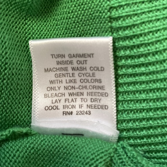 NEW YORK AND COMPANY knit sweater petal cutout short sleeve green stretch size M - Picture 9 of 9